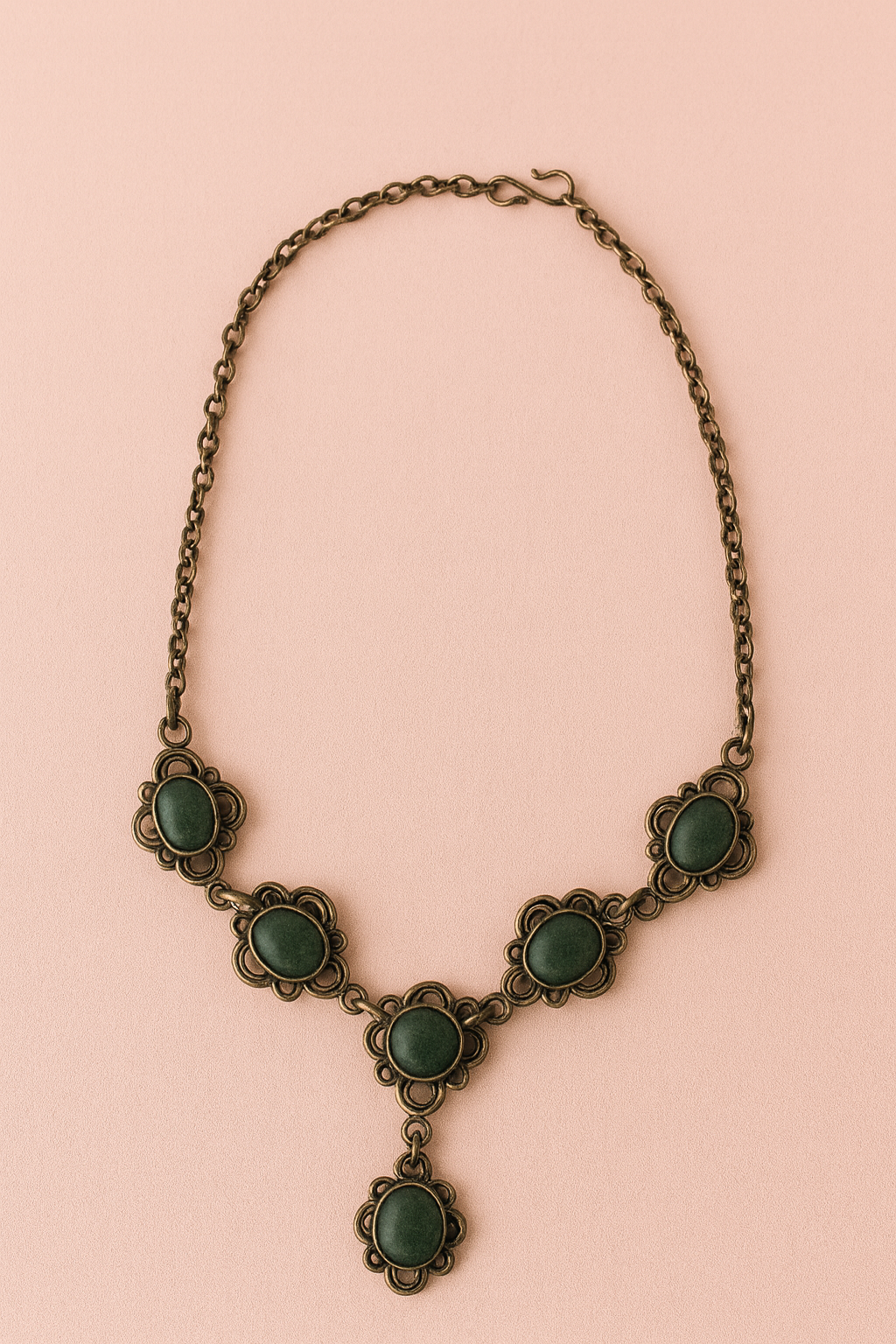 Vintage Handmade Green Stone Necklace – Antique Bronze Floral Jewelry